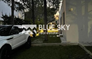 Vilë në Natyrën e Mrekullueshme të Kompleksit Vala Mar, Gjiri i Lalzit