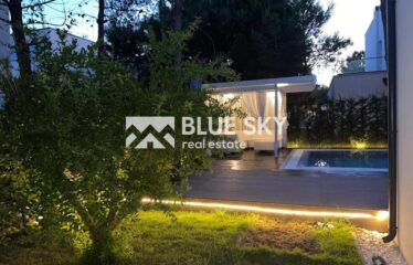 Vilë në Natyrën e Mrekullueshme të Kompleksit Vala Mar, Gjiri i Lalzit